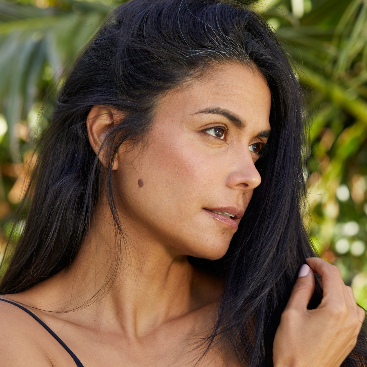 Image of woman with healthy, balanced hair