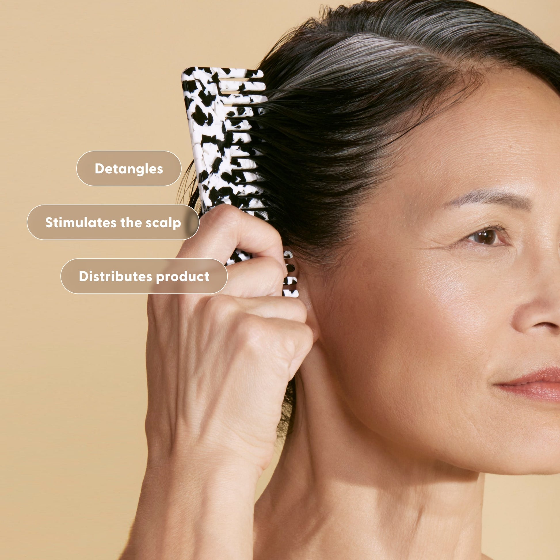 Detangles. Stimulates the scalp. Distributes product.